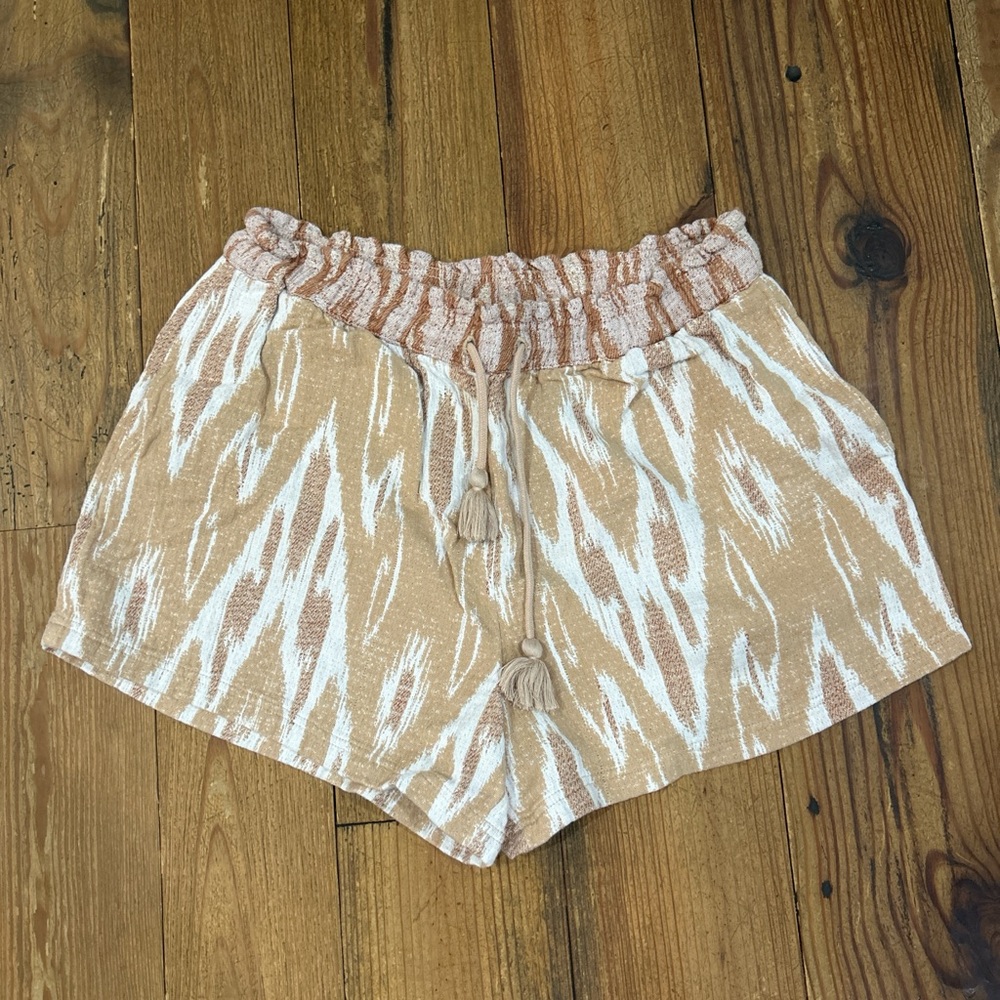 Aerie High Waist Tan and White Shorts